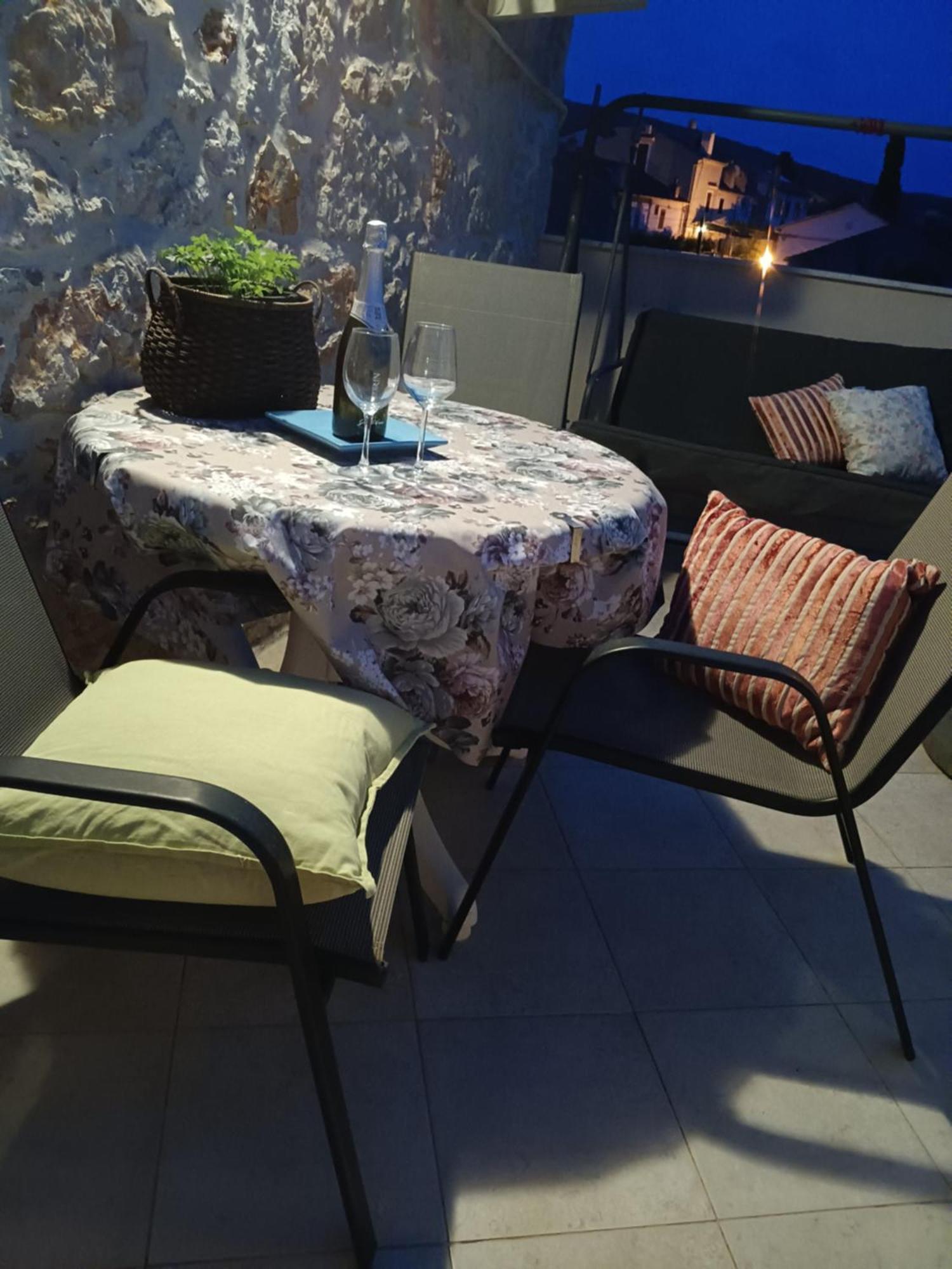 Studio Apartmani Sverko Пунат Экстерьер фото