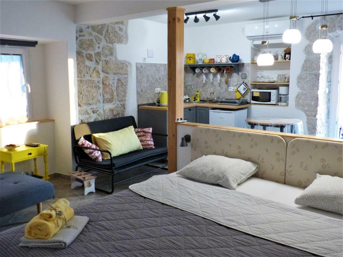 Studio Apartmani Sverko Пунат Экстерьер фото